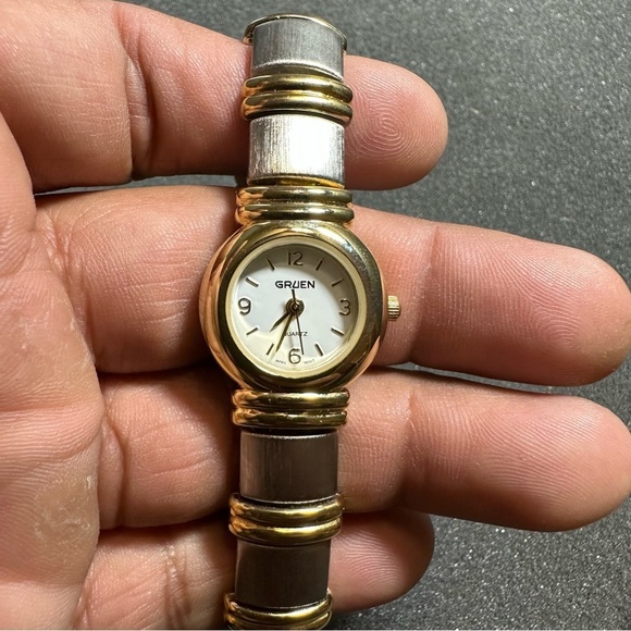 Gruen Ladies Quartz Watch White Dial Silver Gold Tone Watch Working new battery - Picture 1 of 9